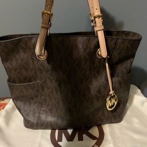 Michael kors logo tote bag in Brown leather